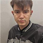 Ex studente di liceo scientifico ordinario, compreso latino, insegnerà a ragazzi delle scuole medie o superiori